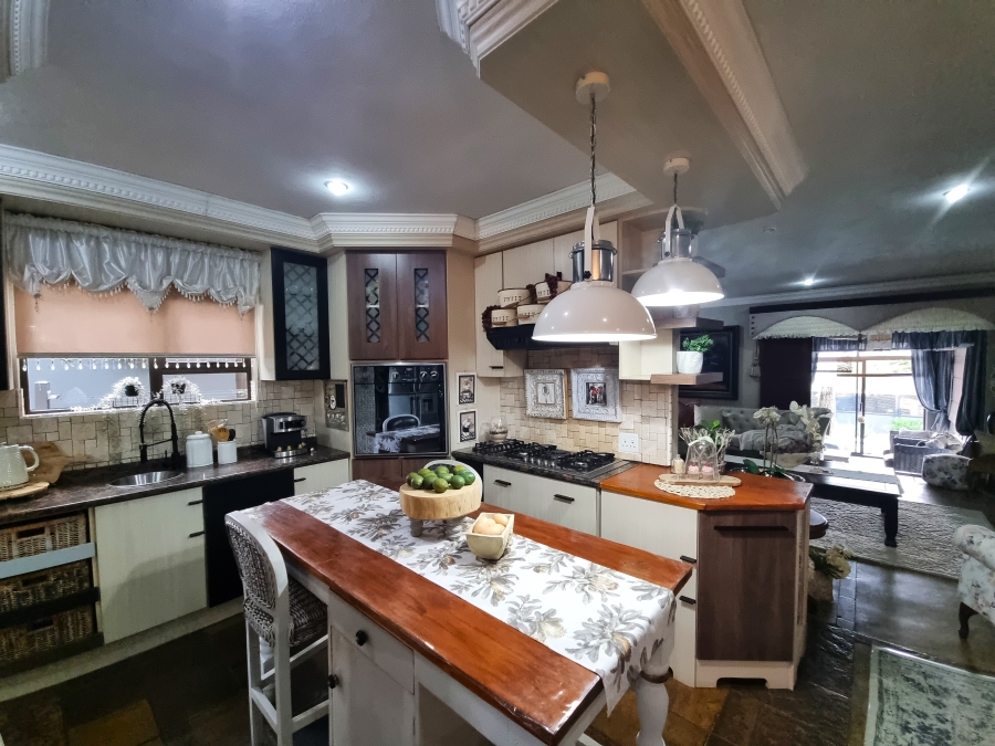 4 Bedroom Property for Sale in Boschdal North West